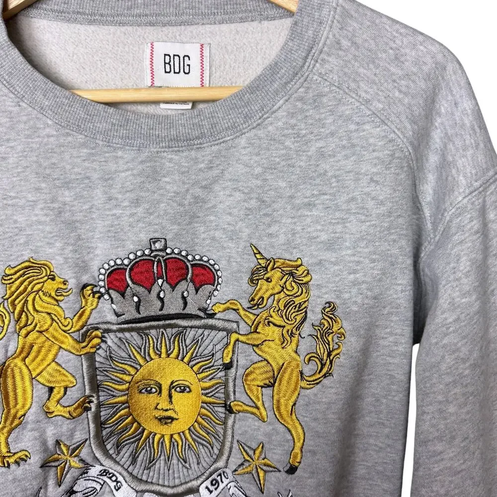 Urban Outfitters BDG Crest Unicorn Lion Pullover Sweatshirt XS Celestial Sun
